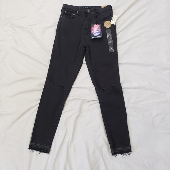 the norma jean aeropostale